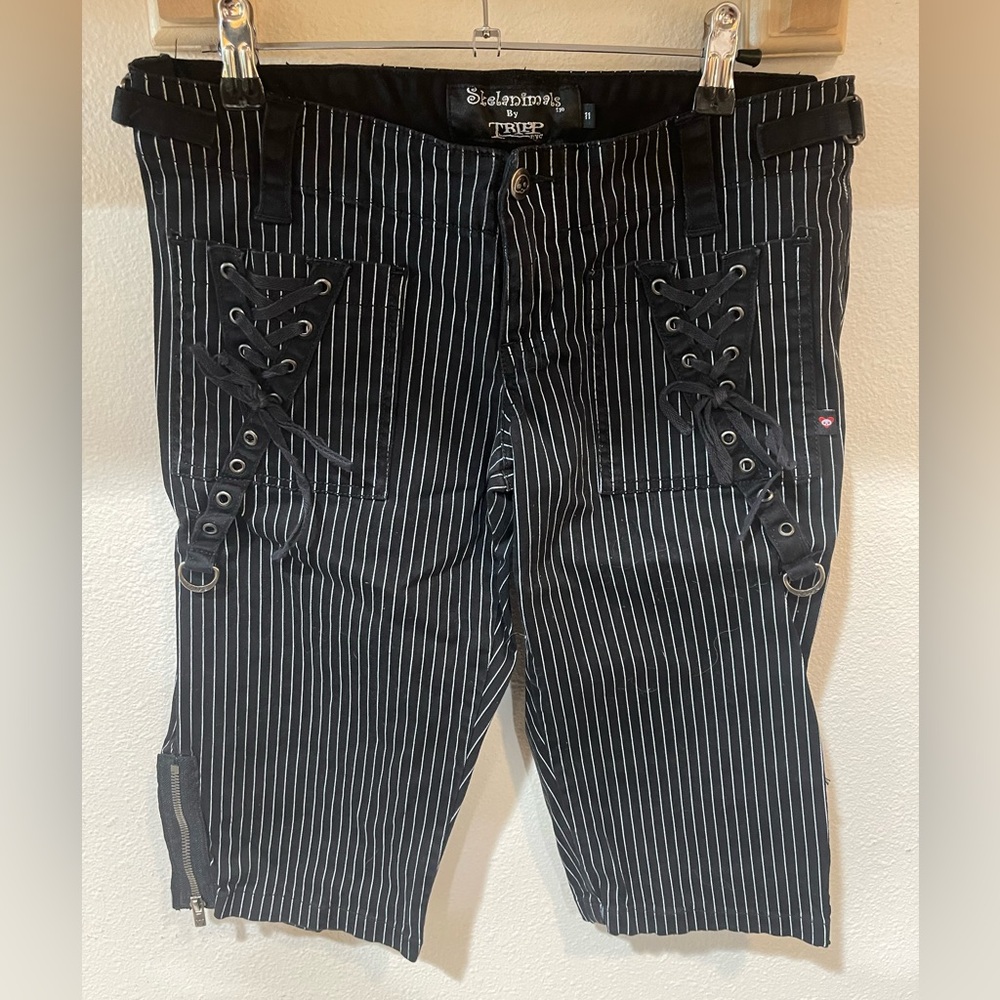 Tripp NYC Skelanimals black and white stripped capri pants. Size 11